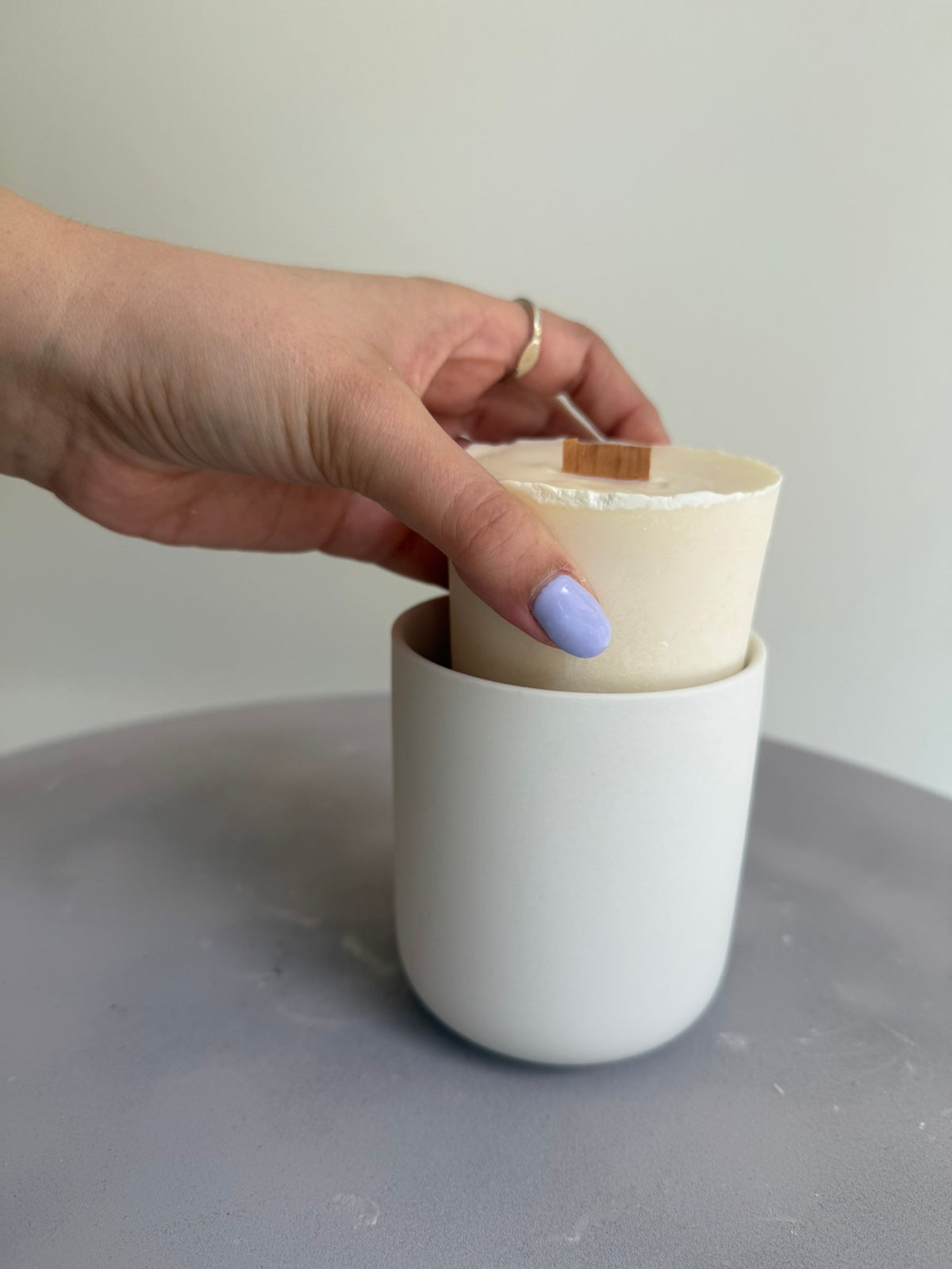 Ready-to-use candle refill - Cinnamon scent.