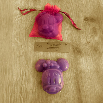 Handmade soaps with Minnie! Gifts for a children's party.