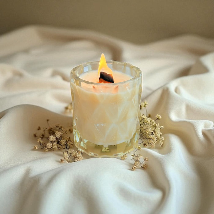 LUCCIA - WHITE CREAM DIAMOND SHAPE GLASS CANDLE. HANDMADE VEGAN SOY CANDLE